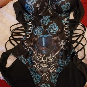 Sexy strapless swimsuit